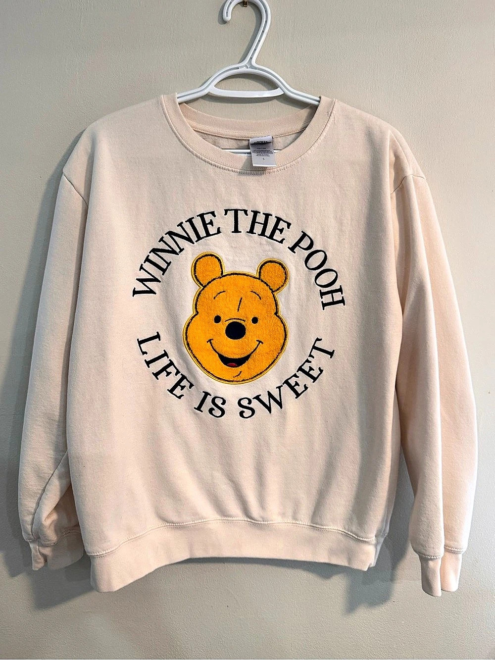 Disney Winnie the Pooh Graphic Crewneck Sweatshirt large